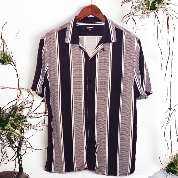 Express Other - Express ★ Men's Rayon Short Sleeve Button-Up ★ Innsbruck Striped Geo Print